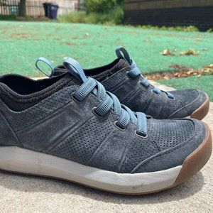 L.L. Bean pull-on sneakers